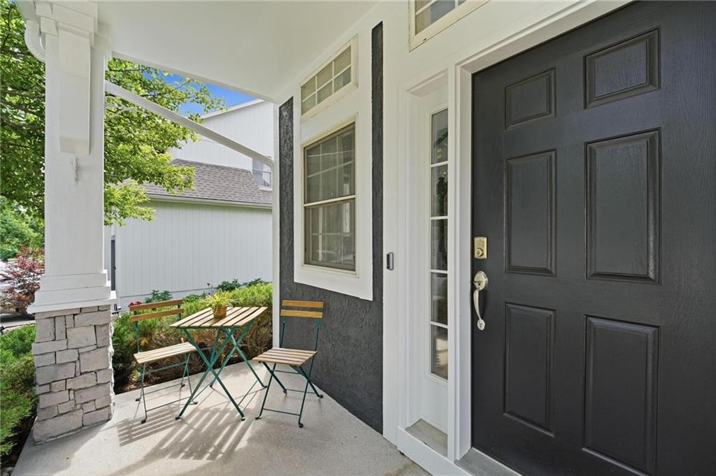 21715 W 100 Ter, Lenexa, KS 66220