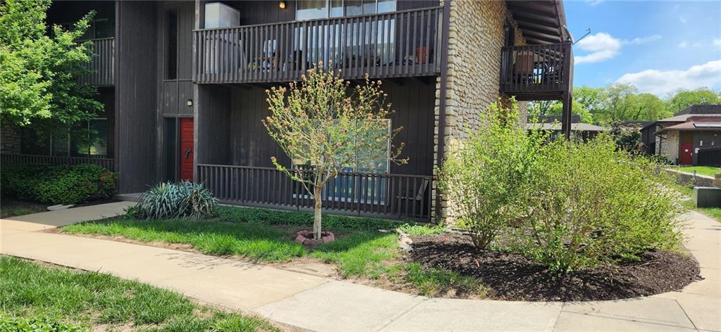 419 W 104th St #B, Kansas City, MO 64114