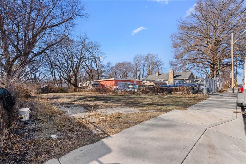 8122 Paseo Blvd, Kansas City, MO 64131