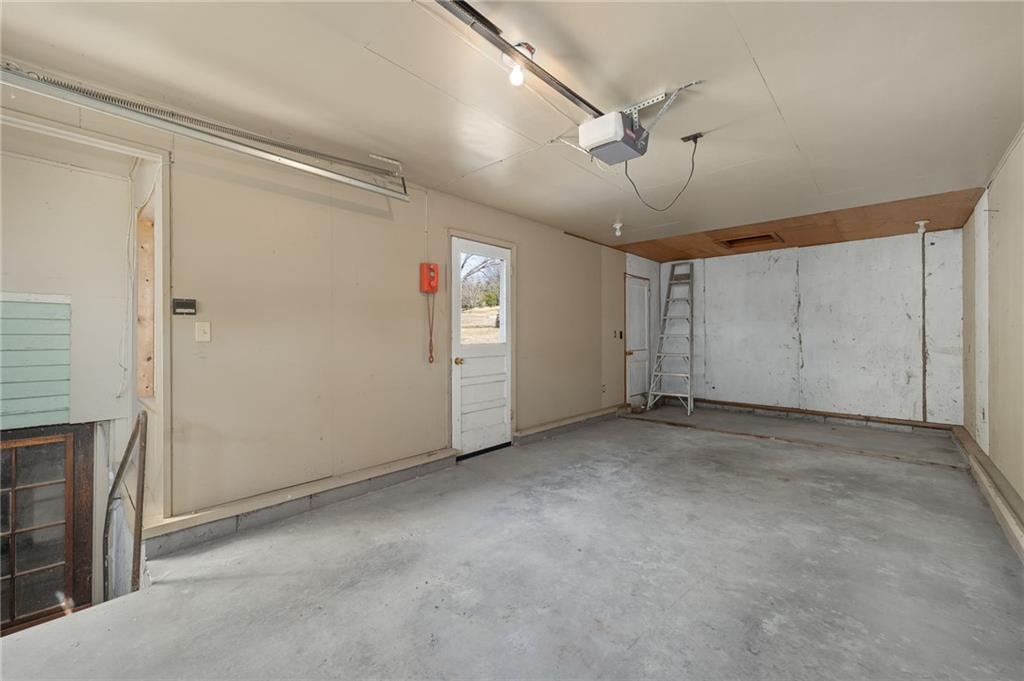 910 Savannah St, Mound City, MO 64470