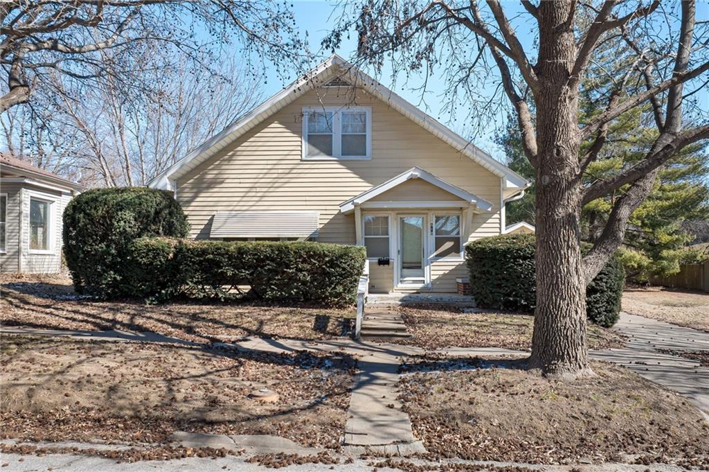 910 Savannah St, Mound City, MO 64470
