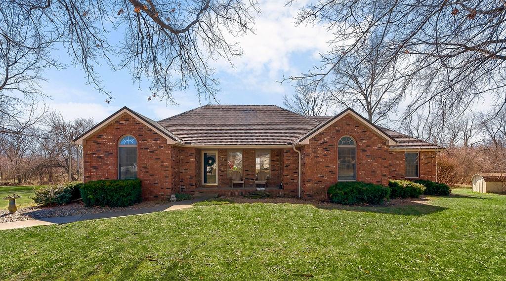 13 Skyline Dr, Adrian, MO 64720