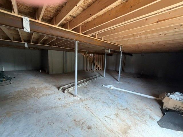 2031 Riverstone Dr, Excelsior Springs, MO 64024