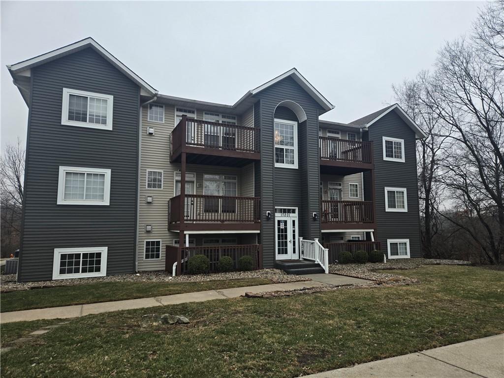 17201 E 32nd St #9, Independence, MO 64055