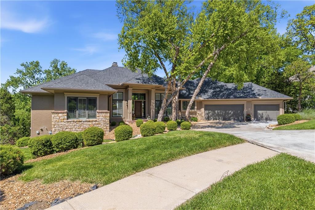 10640 S Glenview Ln, Olathe, KS 66061