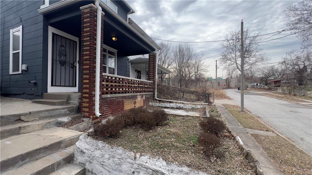 523 Tracy Ave, Kansas City, MO 64106