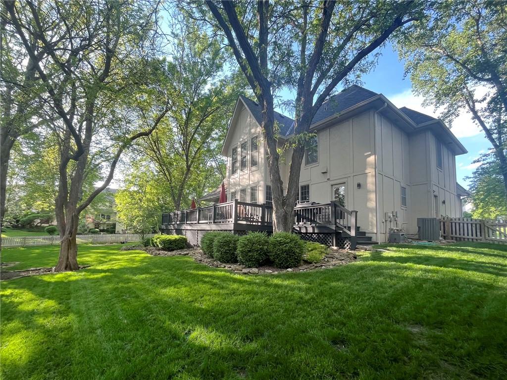 11512 Noland St, Overland Park, KS 66210