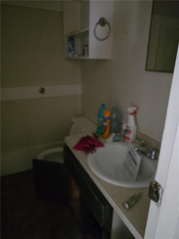 316 E 5th St, Tonganoxie, KS 66086
