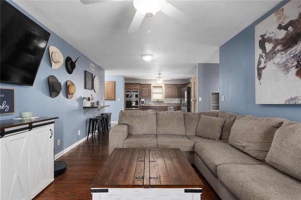516 Park St, Linwood, KS 66052