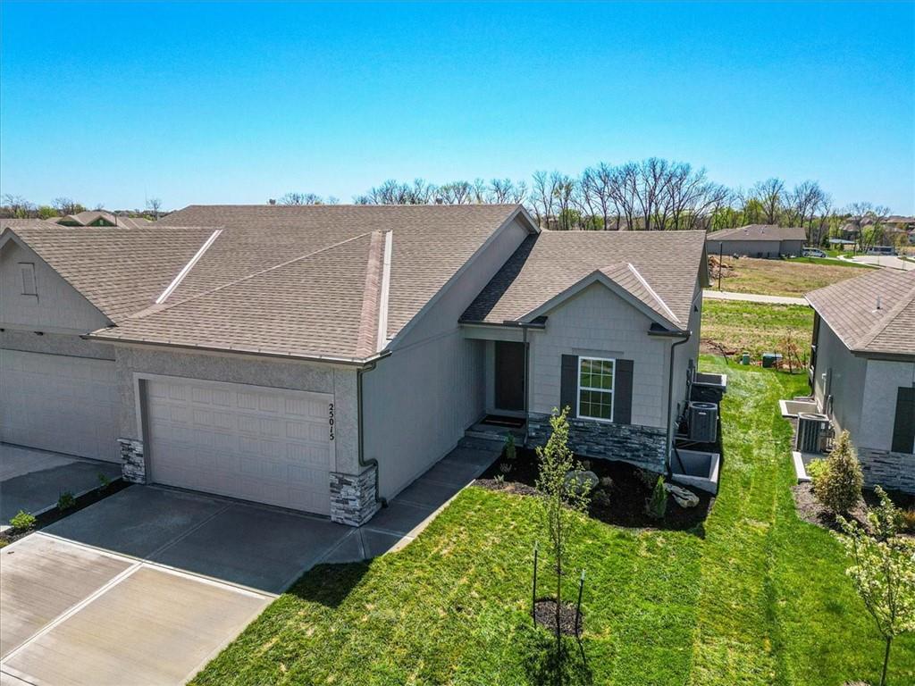 24964 W 94th Pl, Lenexa, KS 66227
