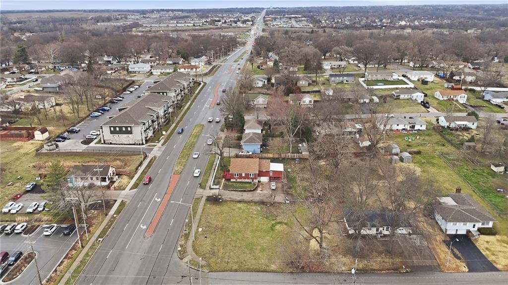 8701 N Oak Trafficway, Kansas City, MO 64155