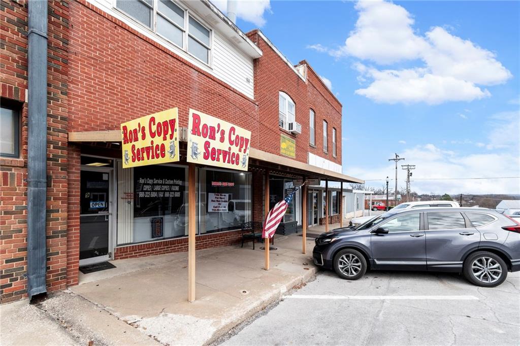 9 E Washington St, Carrollton, MO 64633