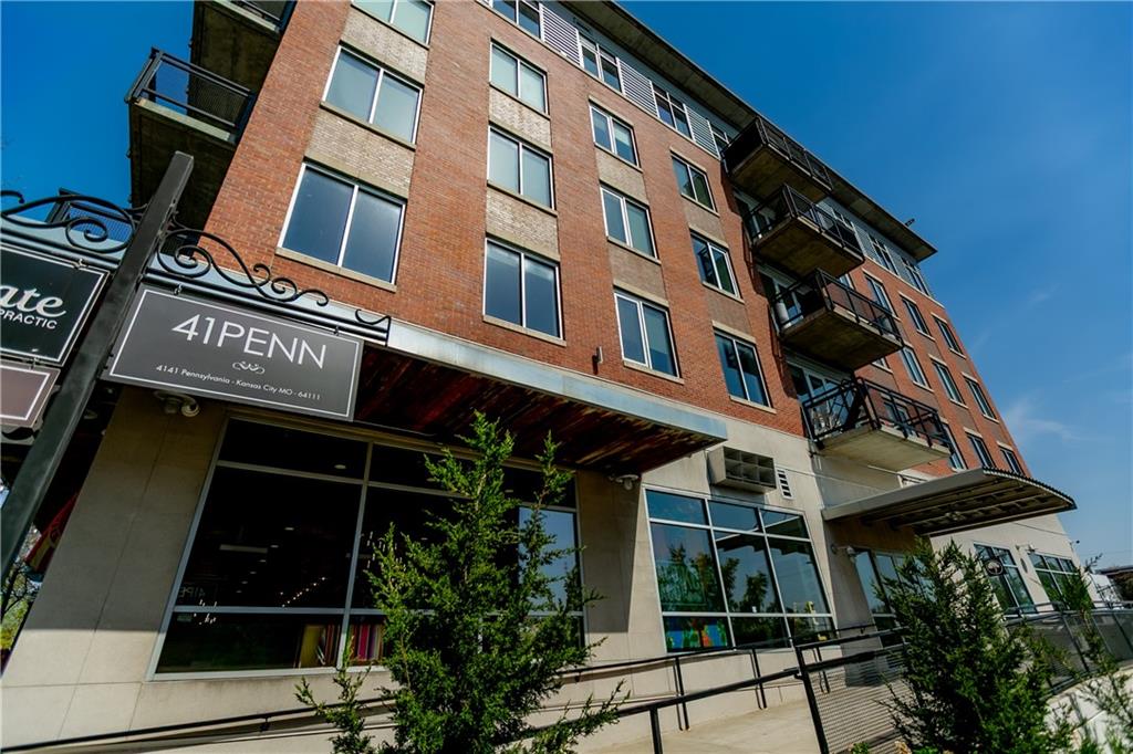 4141 Pennsylvania Ave #304, Kansas City, MO 64111