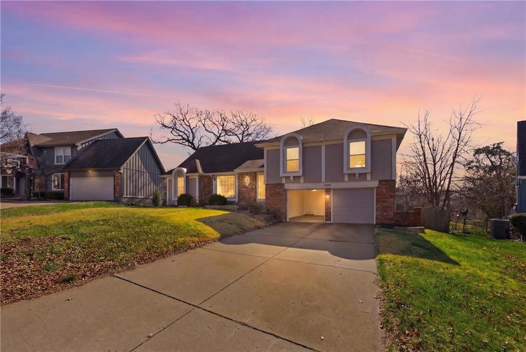 10401 Westgate St, Overland Park, KS 66215