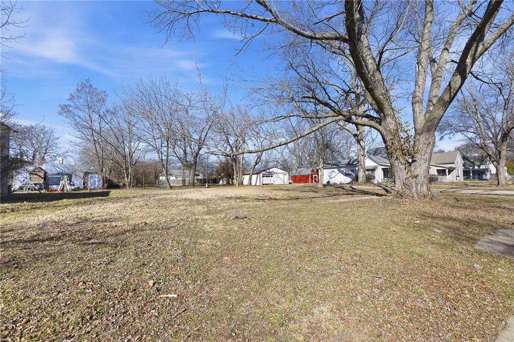 628 S Willow St, Ottawa, KS 66067