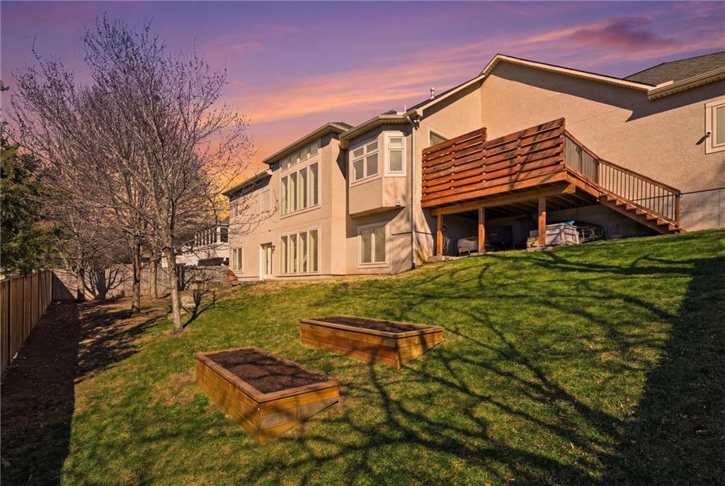 10308 Granada Ln, Overland Park, KS 66207