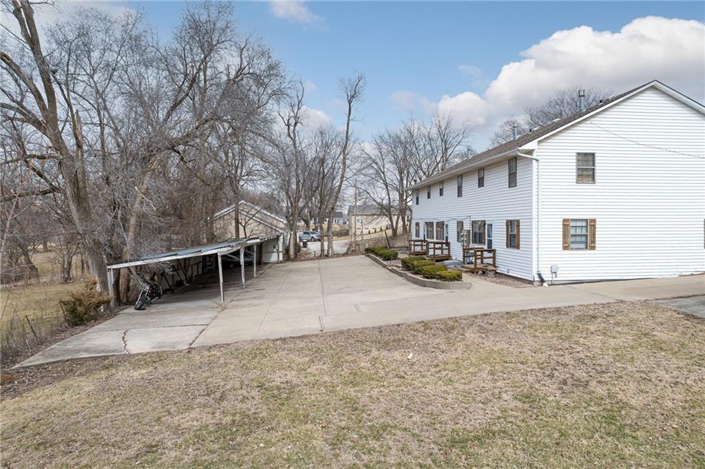 604 N 13th Ter, Savannah, MO 64485