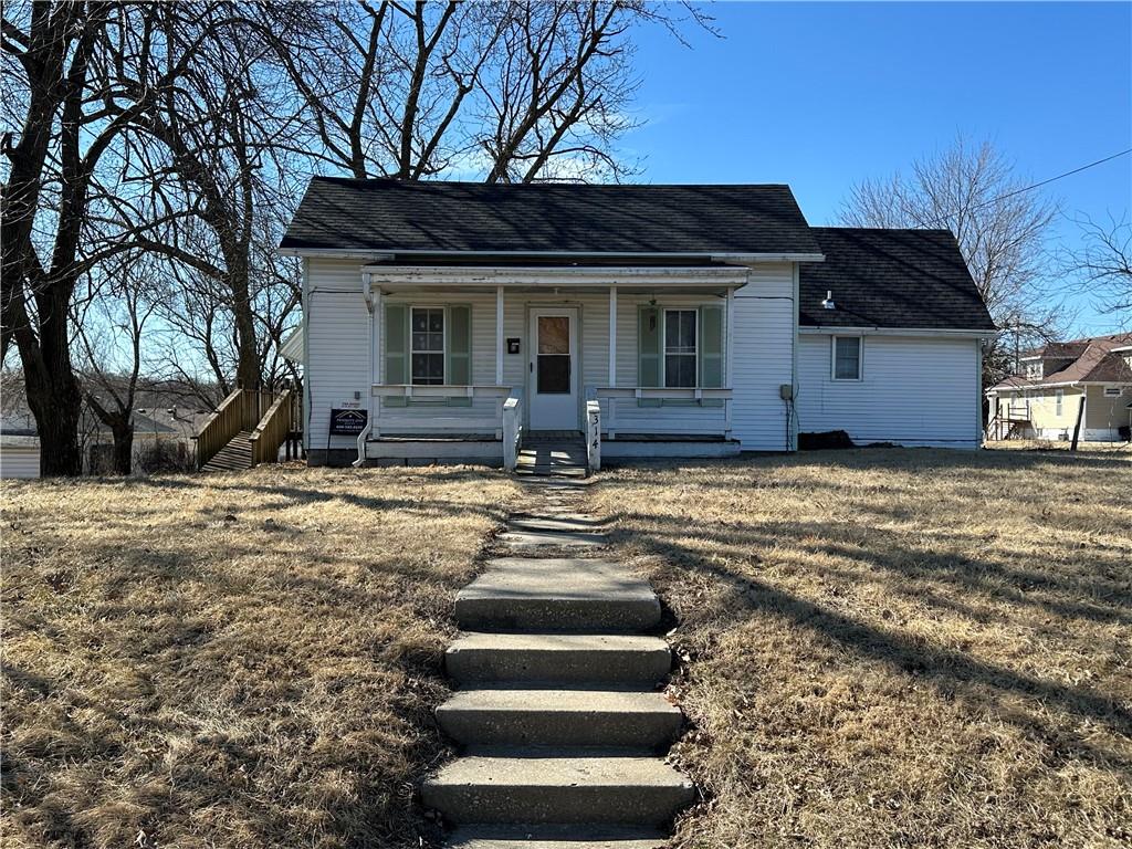 314 S Davis St, Maryville, MO 64468