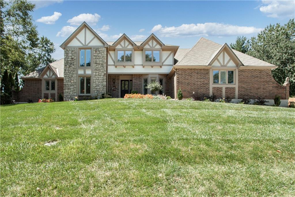 1303 NW Hawk Creek Dr, Blue Springs, MO 64015