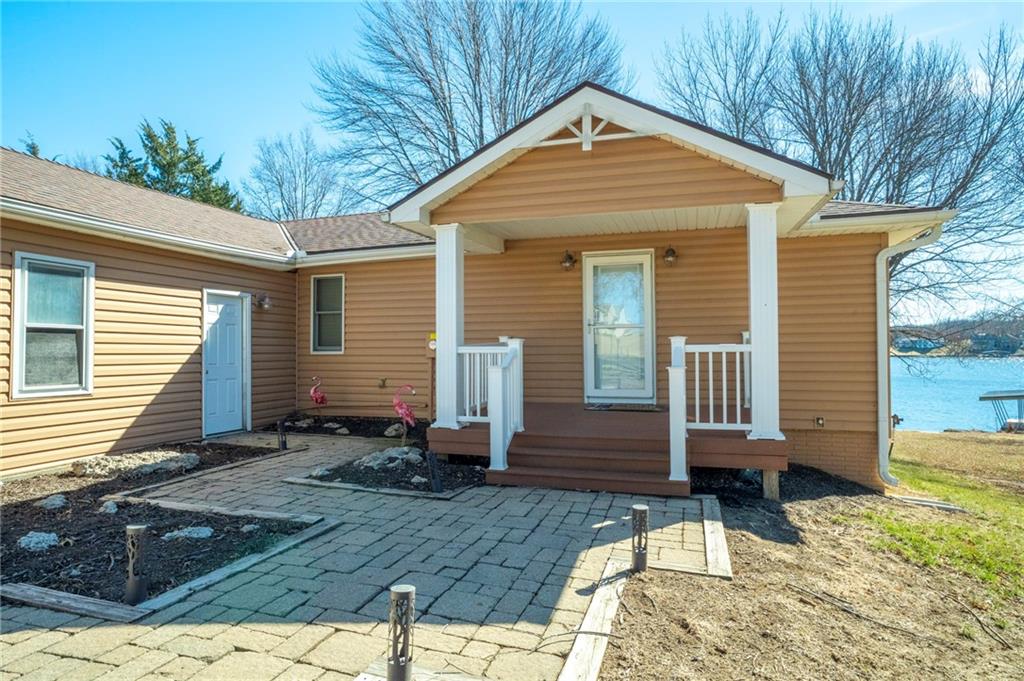 1006 Lake Viking Ter, Altamont, MO 64620