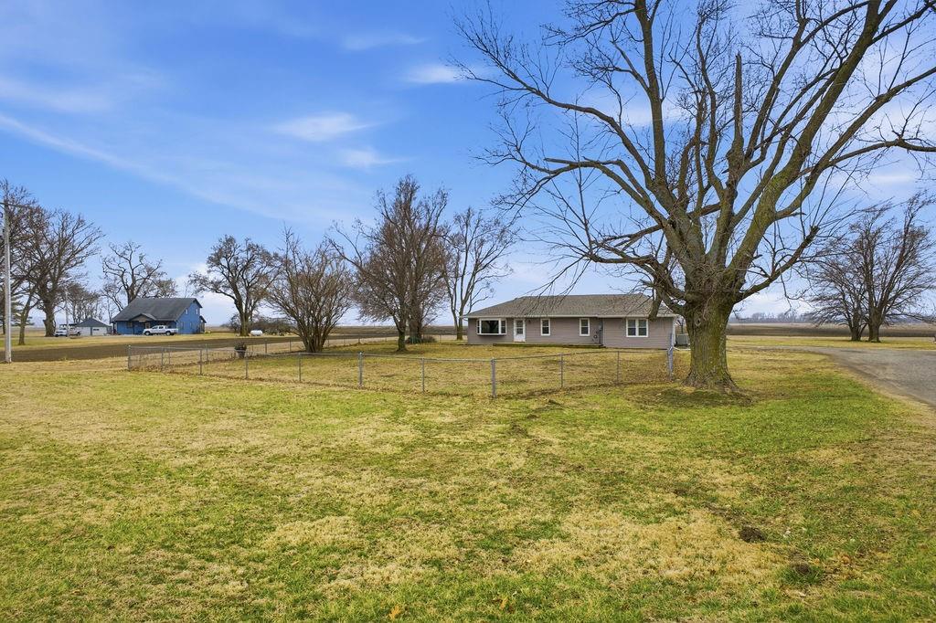 7166 State Route T Hw, Amazonia, MO 64421