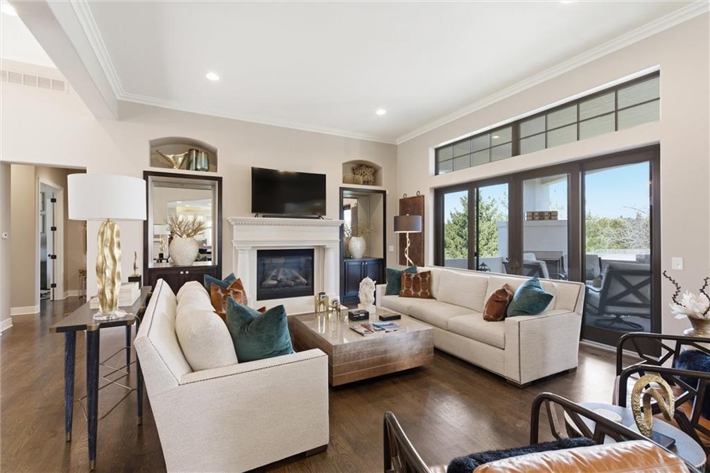 14301 Cedar St, Leawood, KS 66224