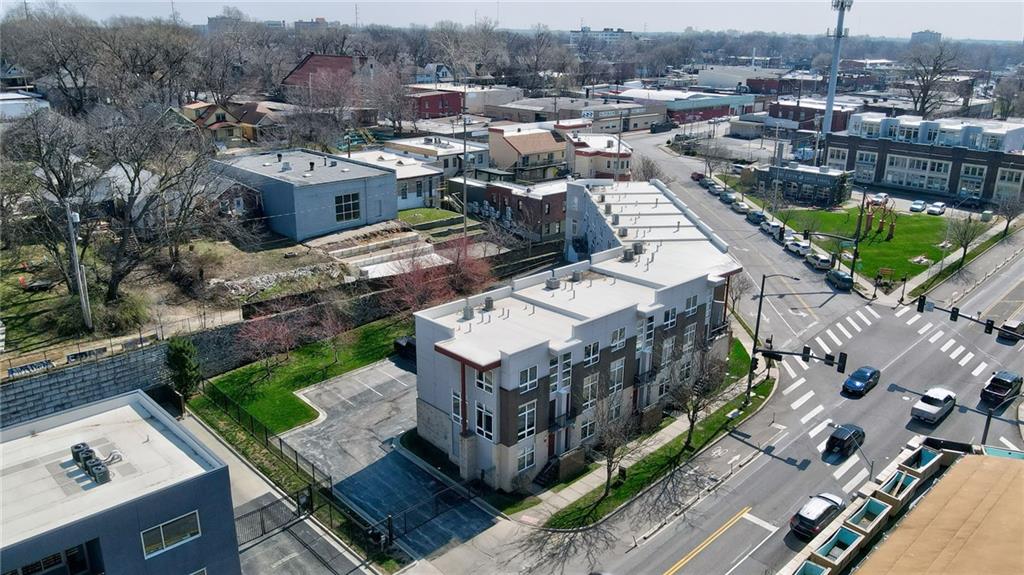 2923 Gillham Rd #2, Kansas City, MO 64108
