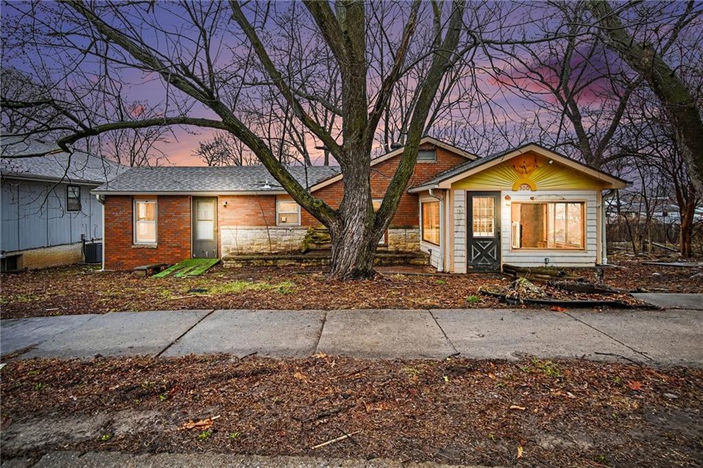 300 Winner Ave, Smithville, MO 64089