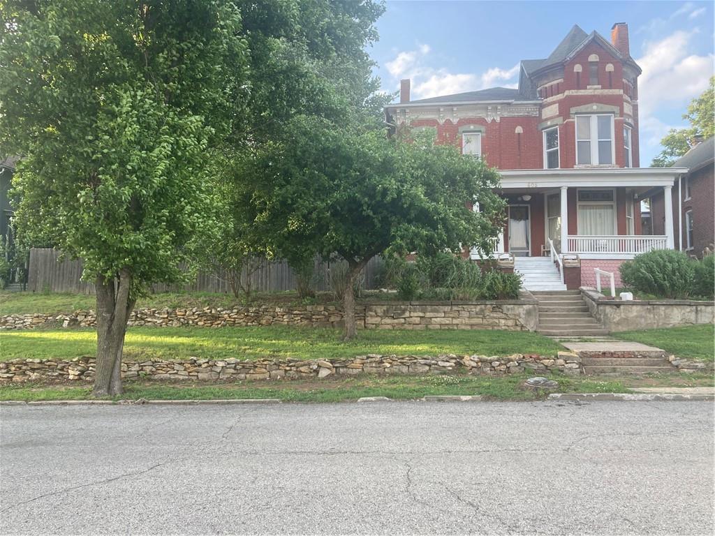 605 Atchison St, Atchison, KS 66002