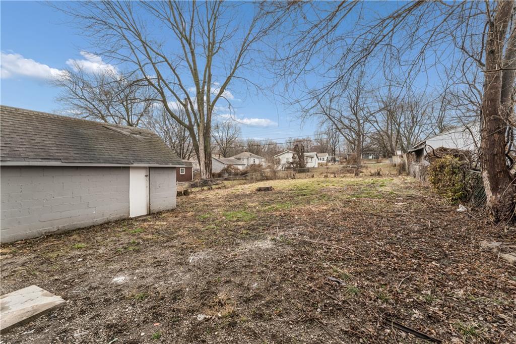 808 S Savage St, Independence, MO 64050