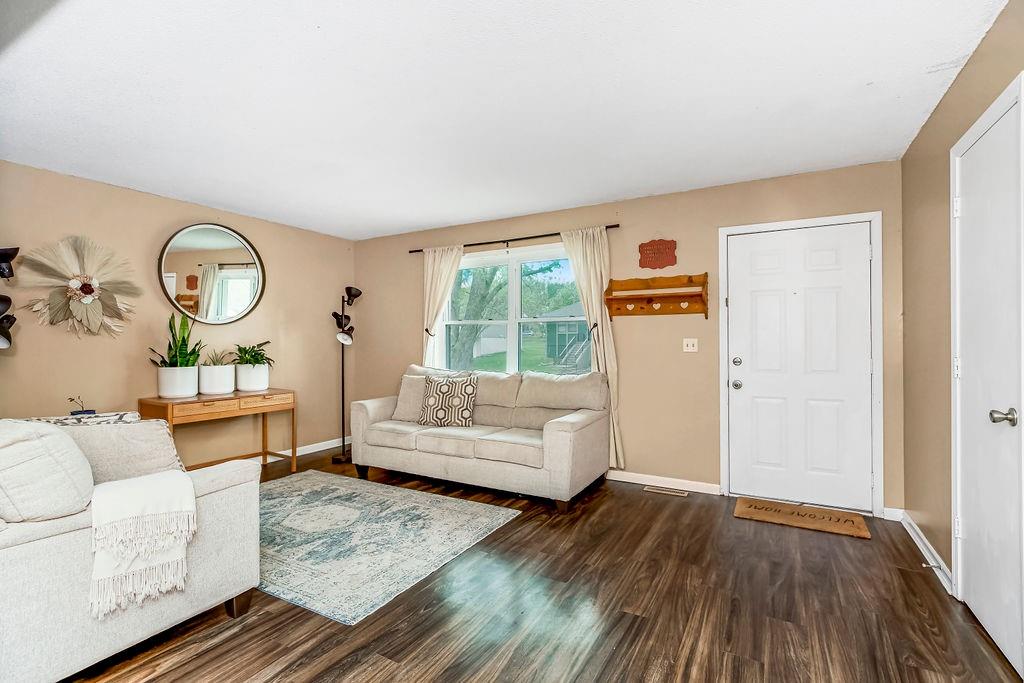 409 Creach Dr, Warrensburg, MO 64093
