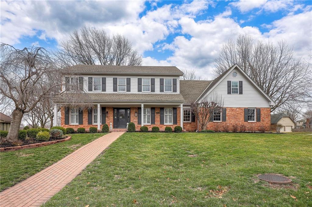 12113 Cherokee St, Leawood, KS 66209