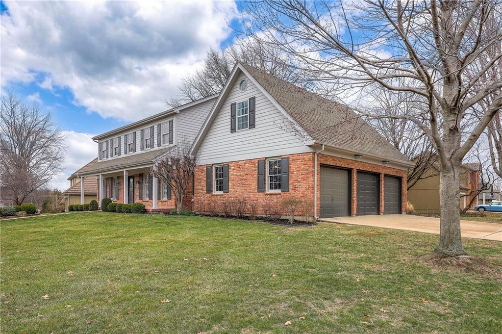 12113 Cherokee St, Leawood, KS 66209