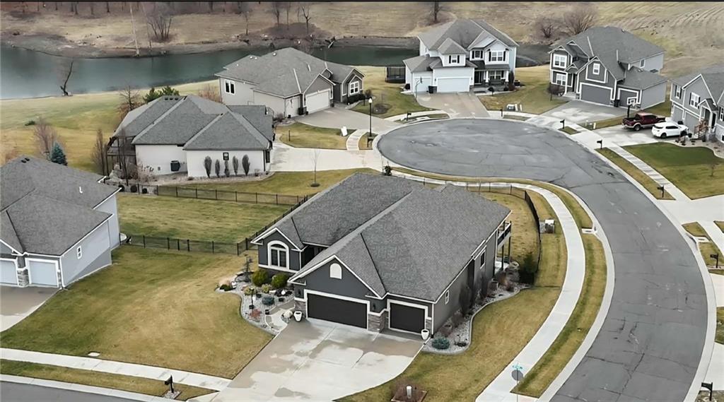 4600 Greystone Dr, St Joseph, MO 64505