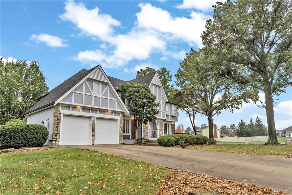 510 Opera House Ln, Odessa, MO 64076