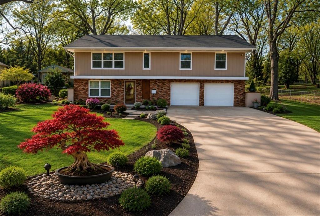 10115 E 31st St, Independence, MO 64052