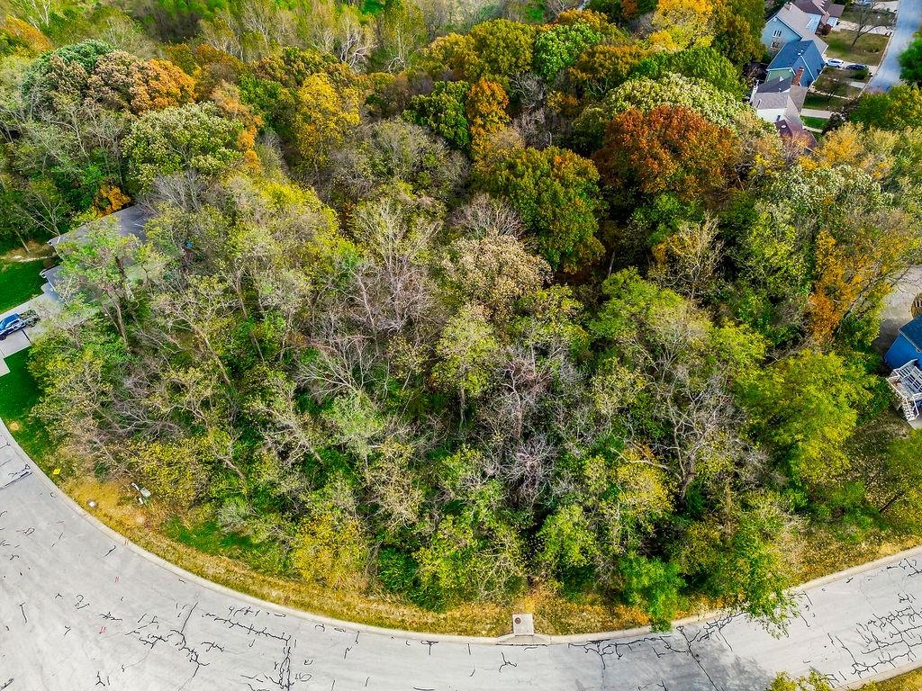 5575 NW Heritage Hill Rd, Parkville, MO 64152