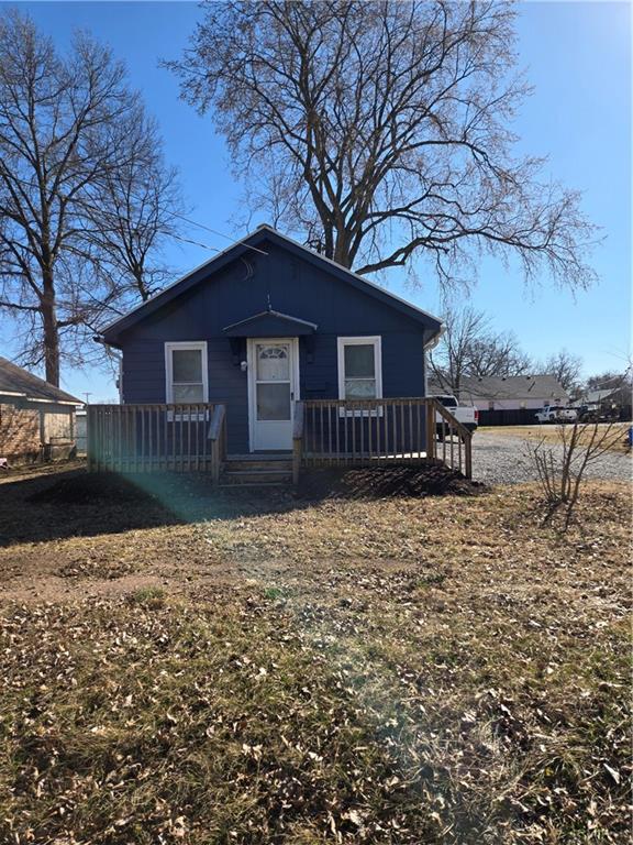 206 E College St, Clinton, MO 64735