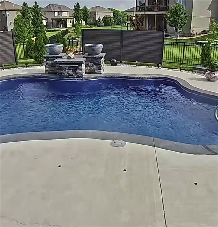 1433 Woodland Rd, Greenwood, MO 64034