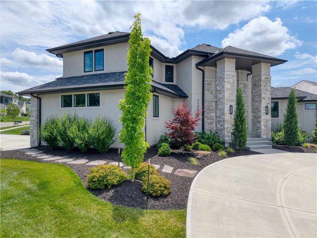 11201 W 169th St, Overland Park, KS 66221