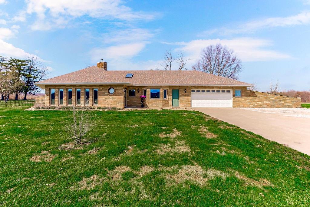 32701 S Dorsett Hill Ln, Archie, MO 64725