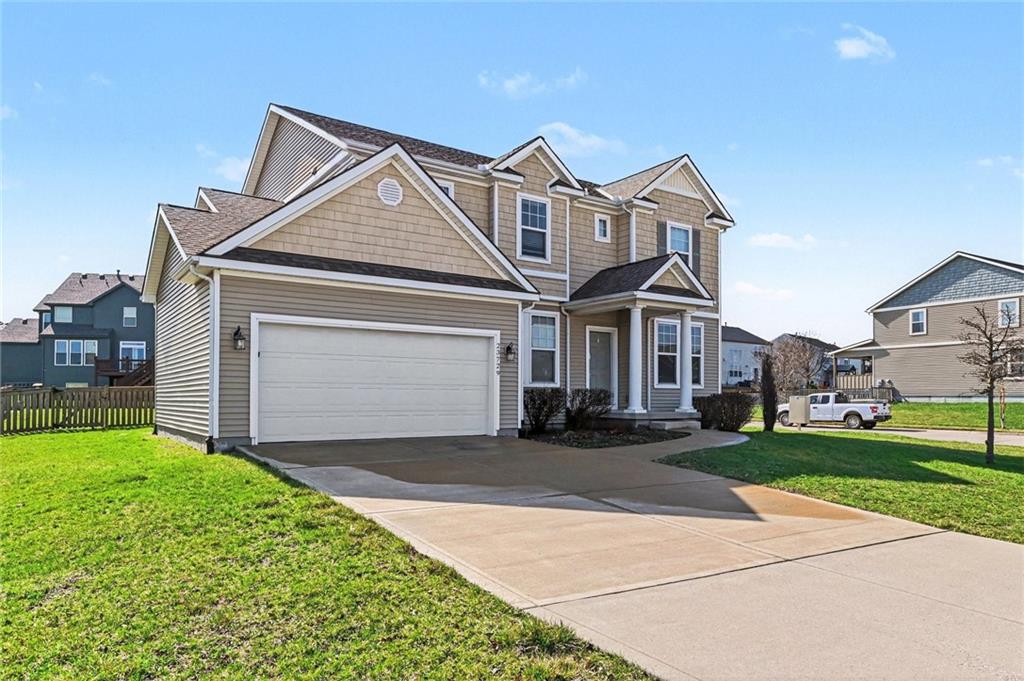 23729 W 92nd Ter, Lenexa, KS 66227