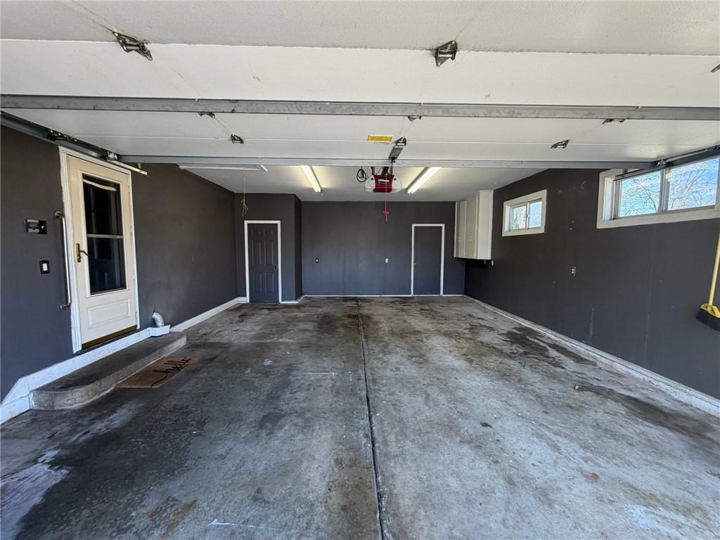 904 N High St, Butler, MO 64730