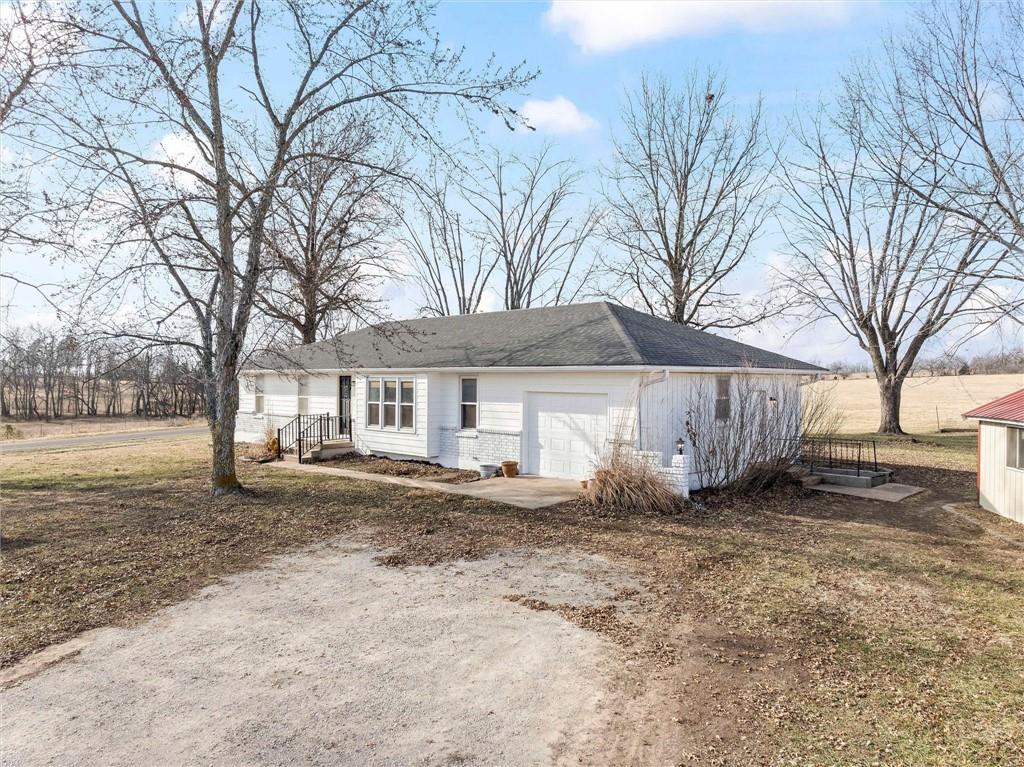 29002 E State Route B Hw, Archie, MO 64725