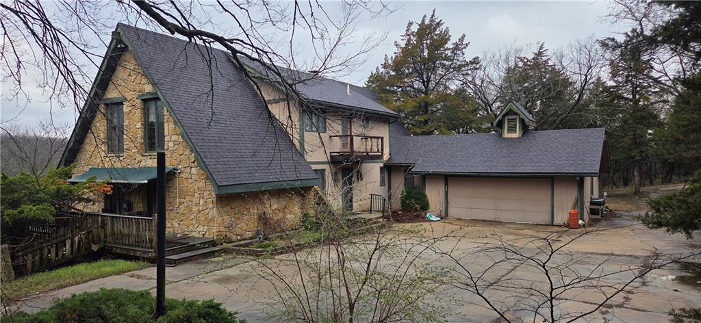 939 E 1264 Rd, Lawrence, KS 66047