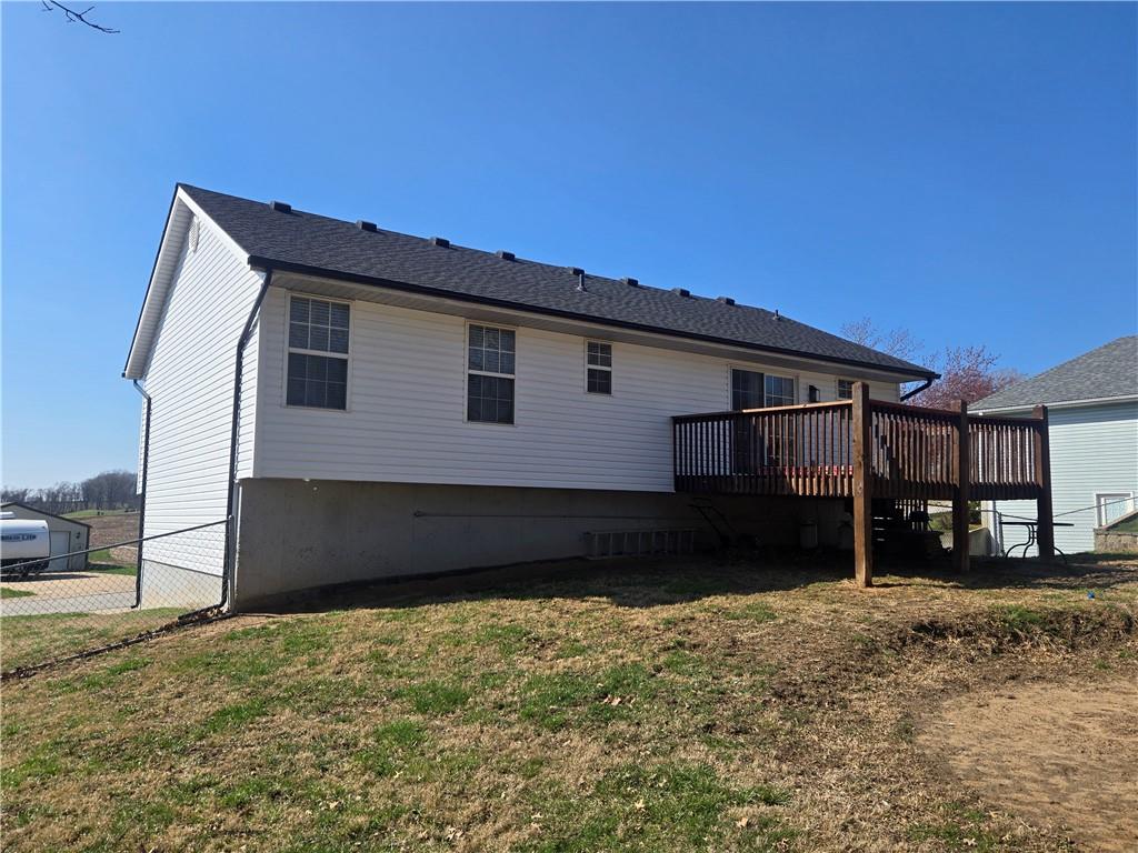 712 Maple St, Wellington, MO 64097