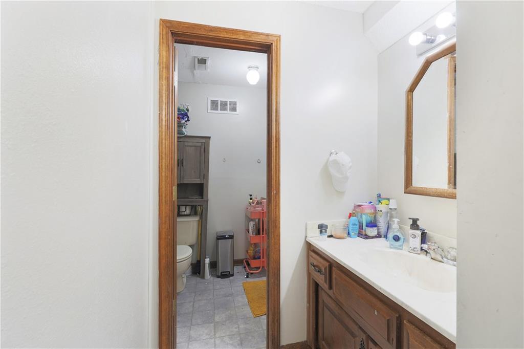 2405 Pearson Cir, Harrisonville, MO 64701