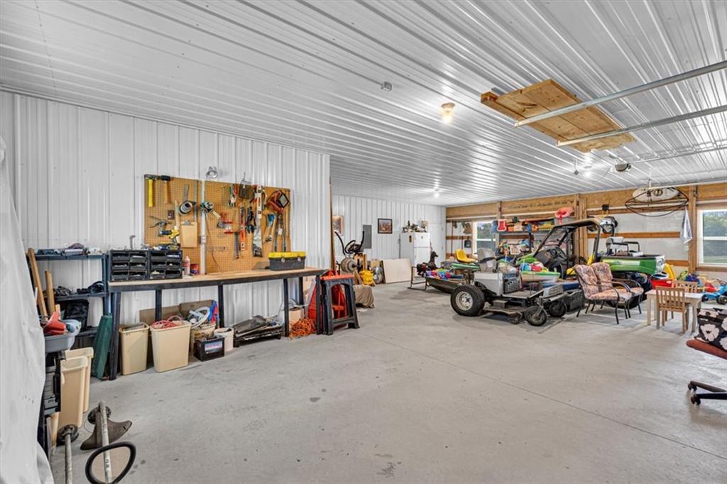 6409 Gracie Ln, Odessa, MO 64076
