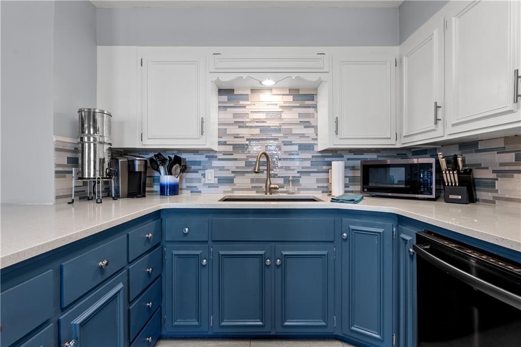 8401 Northern St, Raytown, MO 64138
