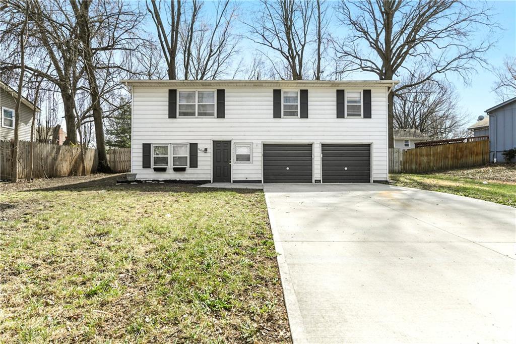 1103 NE Columbus St, Lee's Summit, MO 64086
